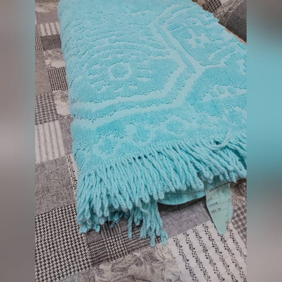 Turquoise vintage blanket - Picture 8 of 8